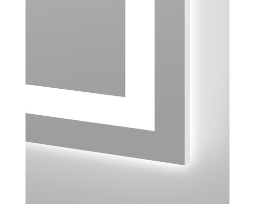 Detailansicht eines Spiegels mit LED-Beleuchtung