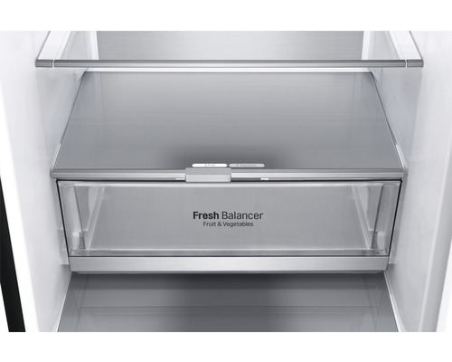 Kühlschrank Innenraum mit Frischhaltefach für Obst und Gemüse