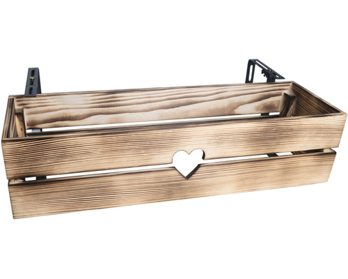 Holzkiste mit Herz-Ausschnitt und Aufhängung