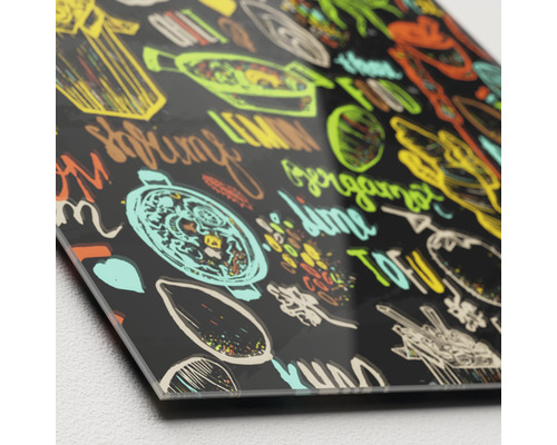 Dekorplatte mit Lebensmittelmotiven und Schriftzügen