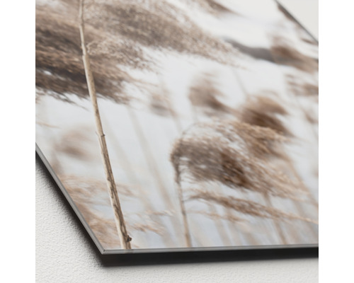 Gros plan d''une peinture acrylique avec un motif d''herbe de roseau