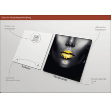 Glasbild mit einer Frau mit goldenen Lippen, inklusive Abstandshalter, glänzende Oberfläche, Rückseite und freischwebende Optik