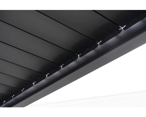 Detailansicht einer Lamellenpergola