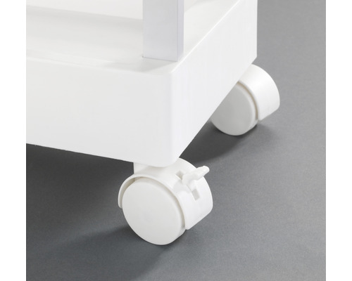 Detailaufnahme eines weißen Rollwagens mit Rollen