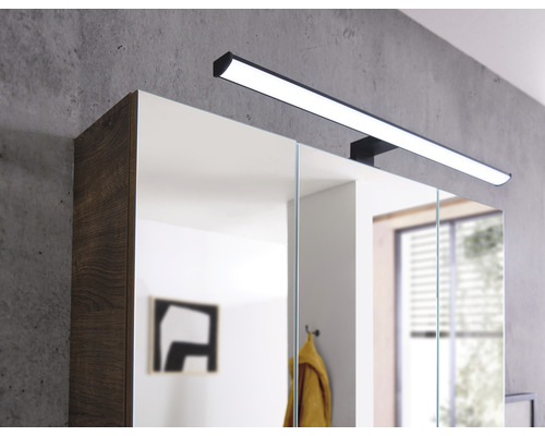 Armoire de toilette avec éclairage dans la salle de bain