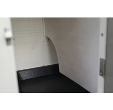 Vue intérieure d''une armoire avec des murs en bois et un sol noir