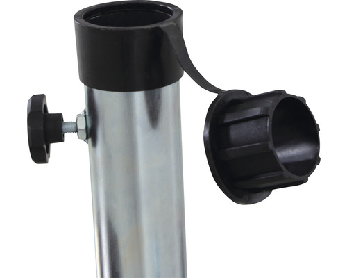 Detailansicht eines Sonnenschirmständers mit Feststellschraube