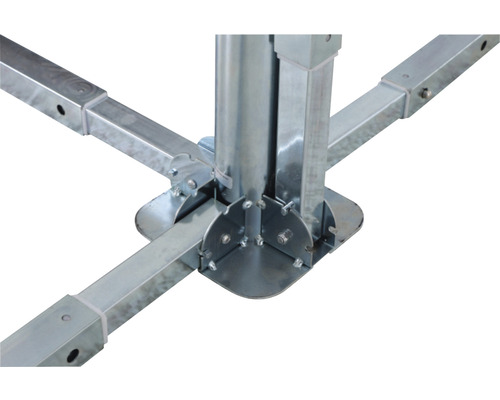 Detailansicht der Bodenbefestigung eines Pavillons.