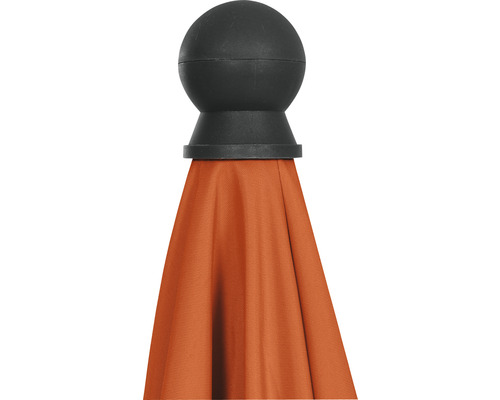 Detailansicht eines geschlossenen Sonnenschirms mit Kugel