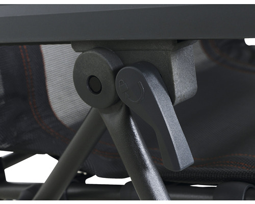 Gros plan sur un loquet de chaise de camping