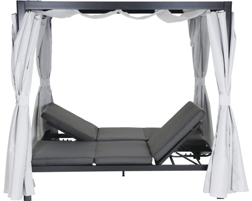 Gartenlounge mit Vorhängen und verstellbarem Liegebereich