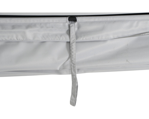 Detailansicht einer Markise mit Zugband