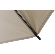 Vue détaillée d''un parasol avec revêtement en tissu et armature