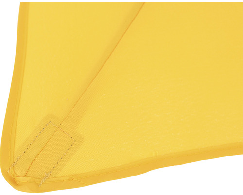 Detailansicht eines gelben Sonnenschirms