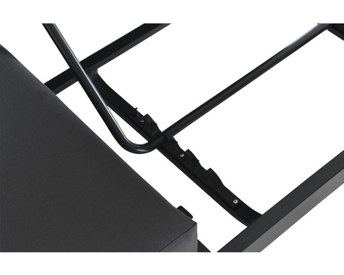 Detailansicht eines Gartenliegenrahmens aus Metall