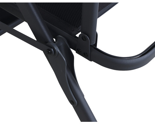 Gros plan sur une chaise pliante avec cadre métallique et vis