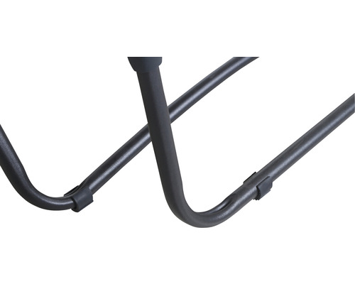 Vue détaillée du châssis métallique d''une chaise de camping