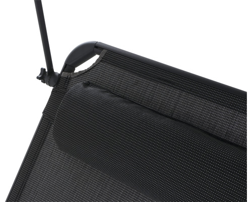 Vue détaillée d''un transat noir