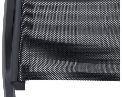 Vue détaillée d''un meuble de jardin avec revêtement textile