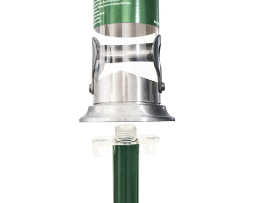 Vue détaillée d''une station d''alimentation pour oiseaux avec tube d''alimentation et support