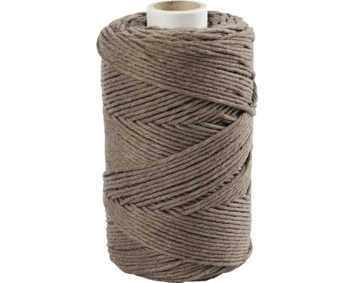 Bobine de fil de coton brun