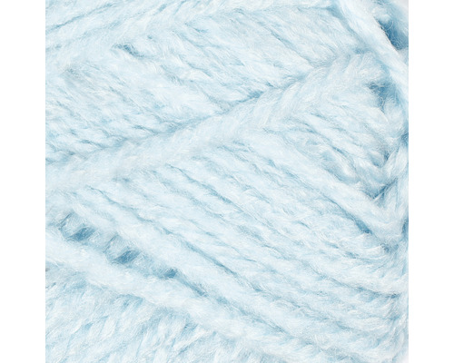 Gros plan de fil à tricoter bleu clair