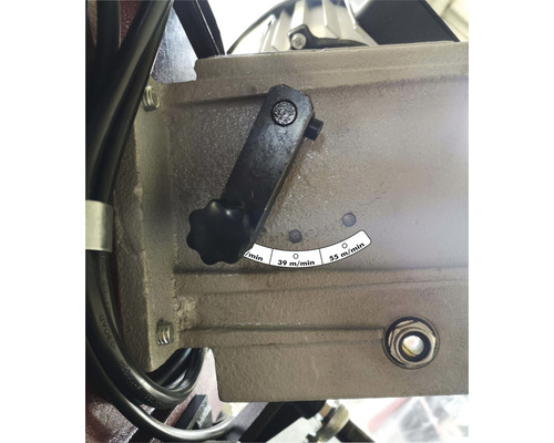 Gros plan d''une machine avec variateur de vitesse