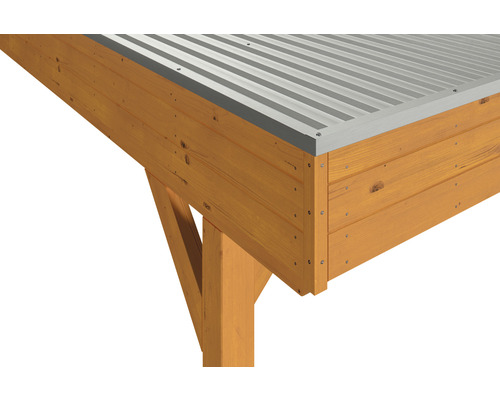 Vue détaillée d''une structure en bois avec un toit métallique