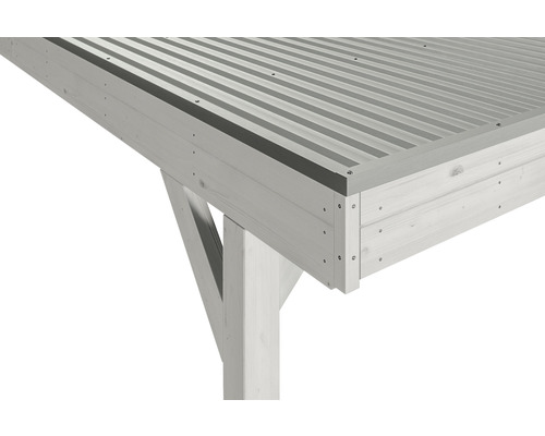 Vue détaillée d''un carport en bois avec toit en métal