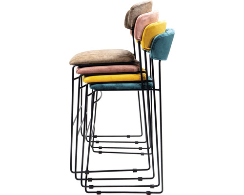 Pile de tabourets de bar avec structure métallique et assises rembourrées