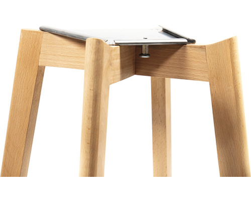 Vue détaillée d''un tabouret avec des pieds en bois et une fixation métallique