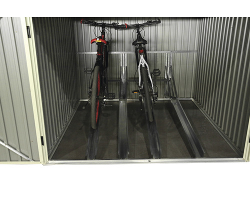 Fahrräder in einem Fahrradschuppen zur Aufbewahrung