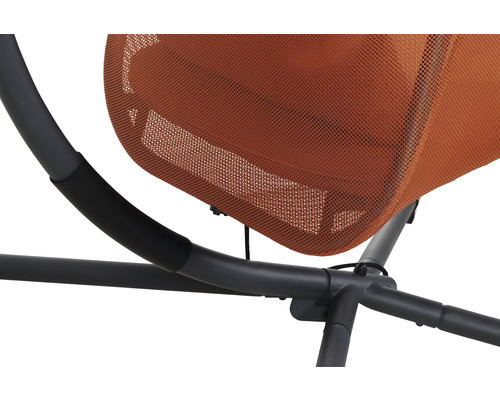 Detailansicht eines Hängesessels mit einem Gestell und einem Netzgewebe