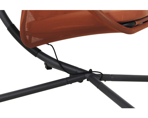 Detailaufnahme des Gestells eines Hängesessels