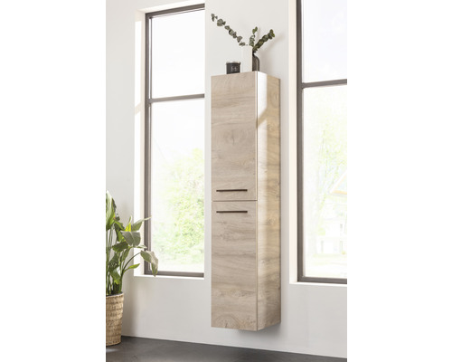 Armoire de salle de bain suspendue en bois avec deux tiroirs dans la salle de bain.