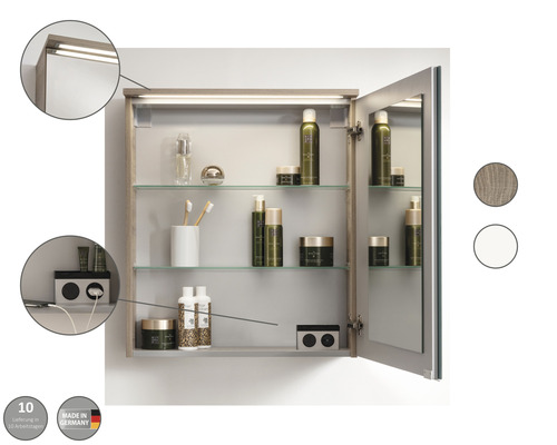 Armoire de toilette ouverte avec éclairage et étagères en verre pour la salle de bain