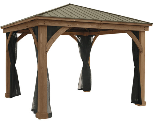Holzpavillon mit Metalldach und Stoffbahnen