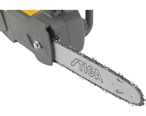 Vue détaillée d''une tronçonneuse Stiga