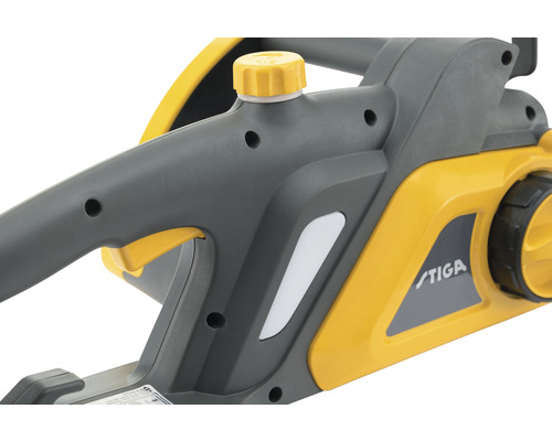 Vue détaillée d''une tronçonneuse électrique de Stiga