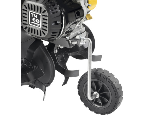 Detailansicht einer Motorhacke mit Transportrad