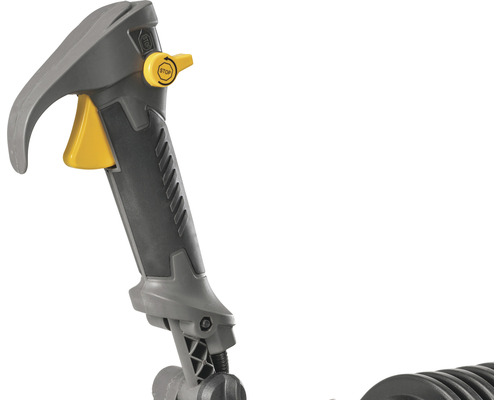 Griff einer Motorhacke mit Bedienelementen