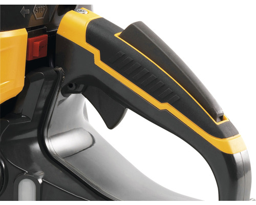 Vue détaillée de la poignée d''une tronçonneuse