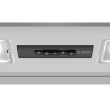 Commandes d''une hotte aspirante avec interrupteurs à glissière et logo Bosch.
