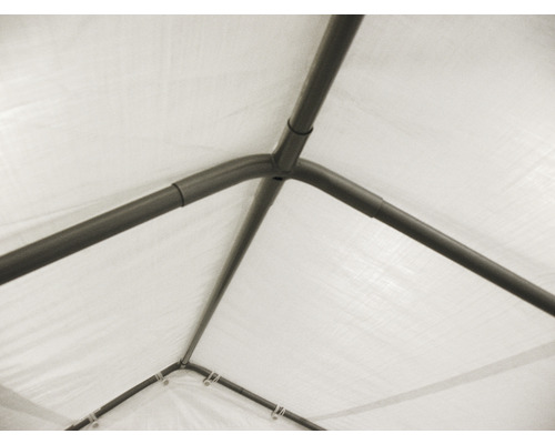 Innenansicht eines Partyzelts mit Metallrahmen und weißer Plane