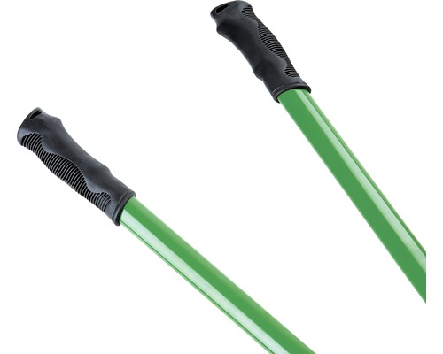 Deux manches verts avec poignées noires.