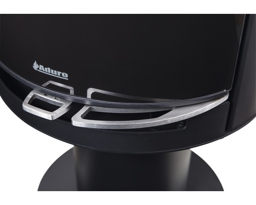 Vue détaillée d''un poêle à bois Aduro noir avec des poignées argentées