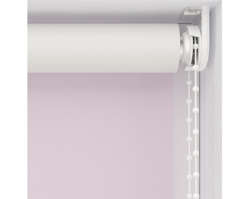 Detailansicht eines Rollos mit Zugschnur zur Fensterdekoration