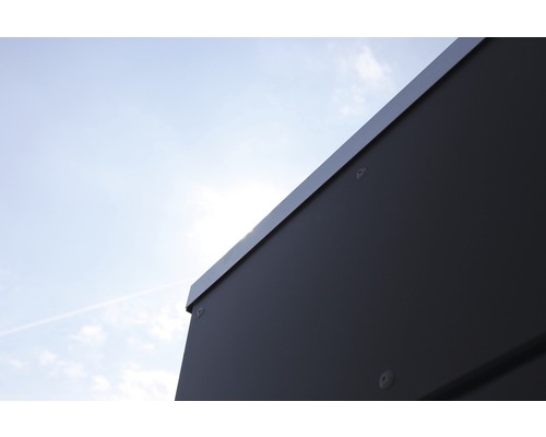 Vue détaillée d''un coffre de jardin avec éléments de montage