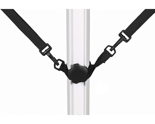 Vue détaillée d''un pavillon avec des tendeurs et une fermeture