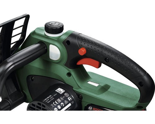 Vue détaillée d'un taille-haie Bosch avec poignée et réservoir d'huile